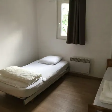 Sleep In St Amand アパート